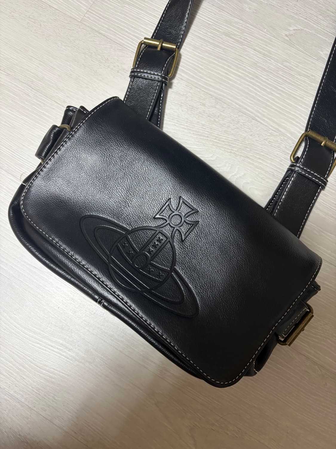 비비안웨스트우드 크로스백 상품이미지2