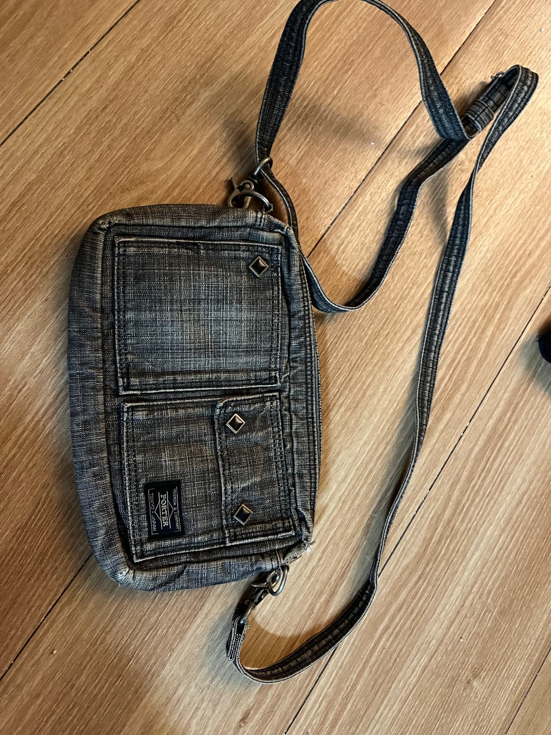 요시다포터 크로스백 상품이미지1