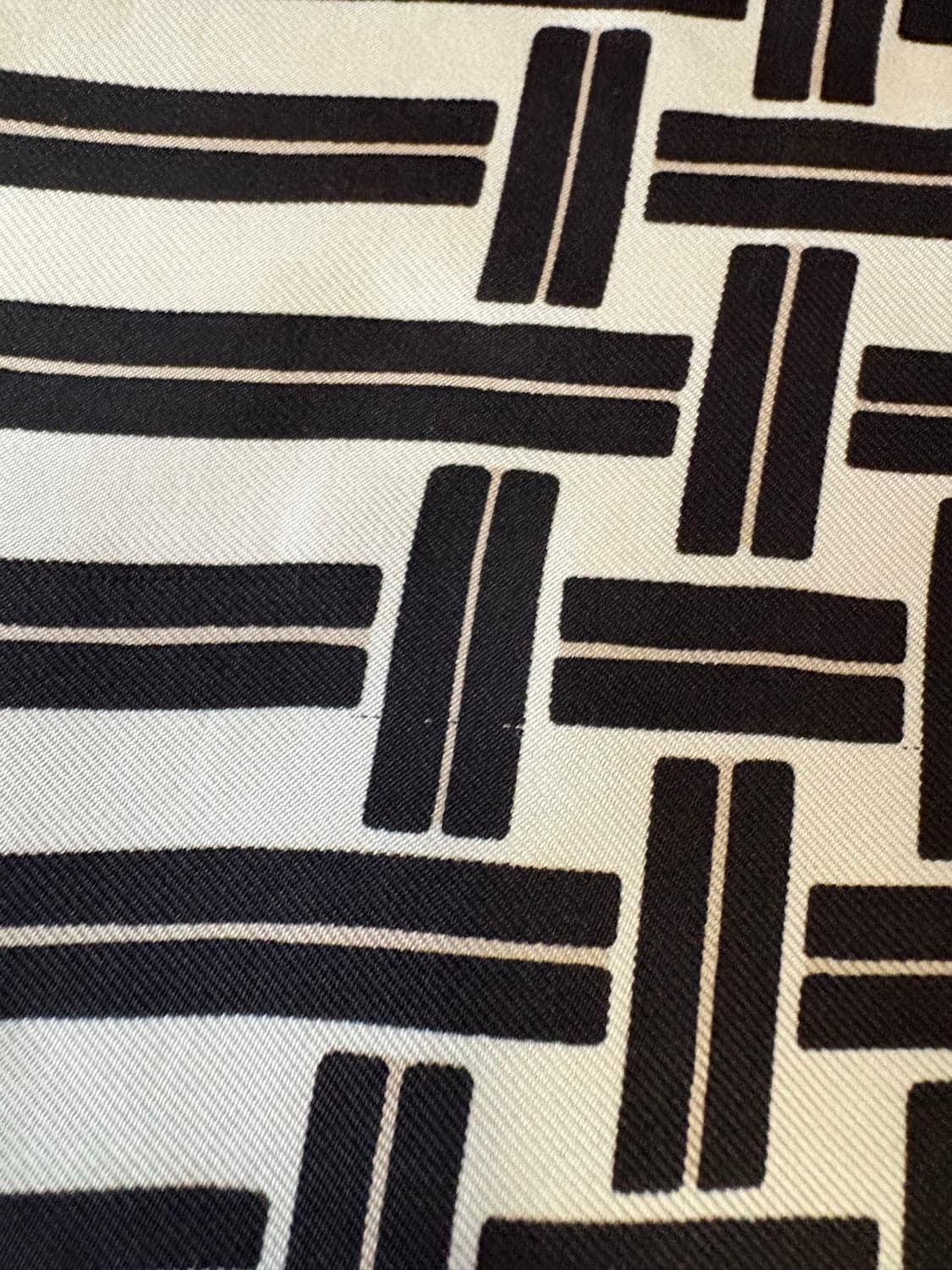 피에르 발망 핸드롤링 실크 스카프 상품이미지7