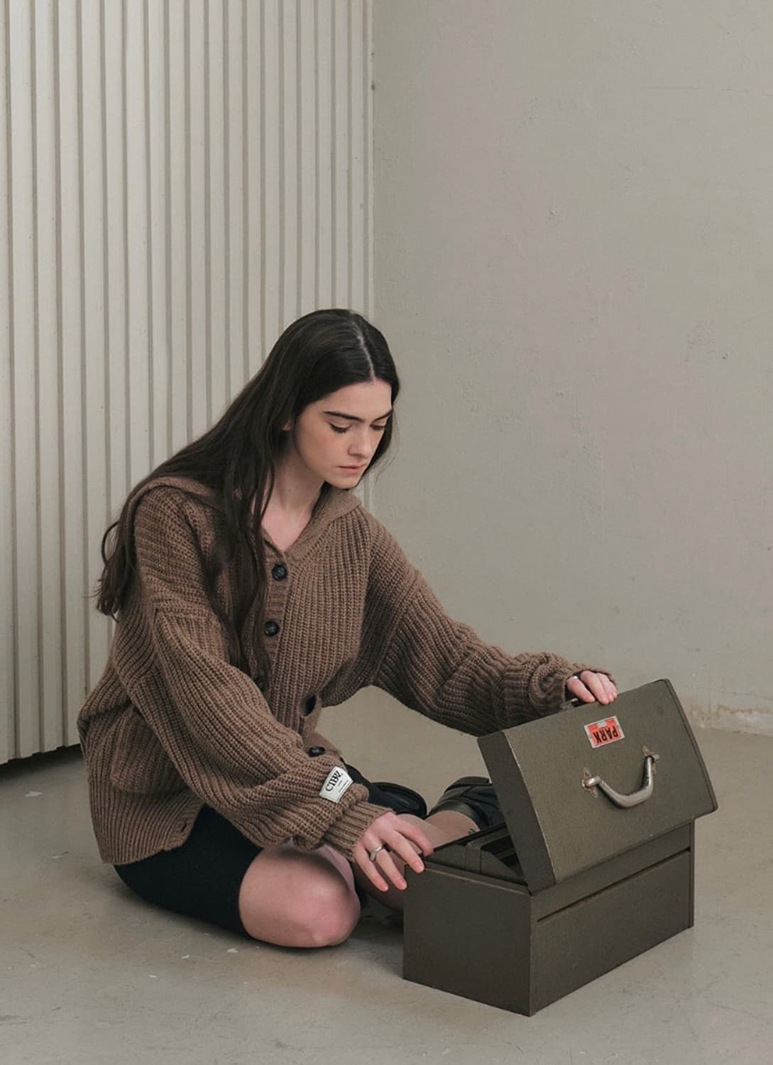 시티브리즈 투포켓 세일러 가디건 브라운 새상품 상품이미지8