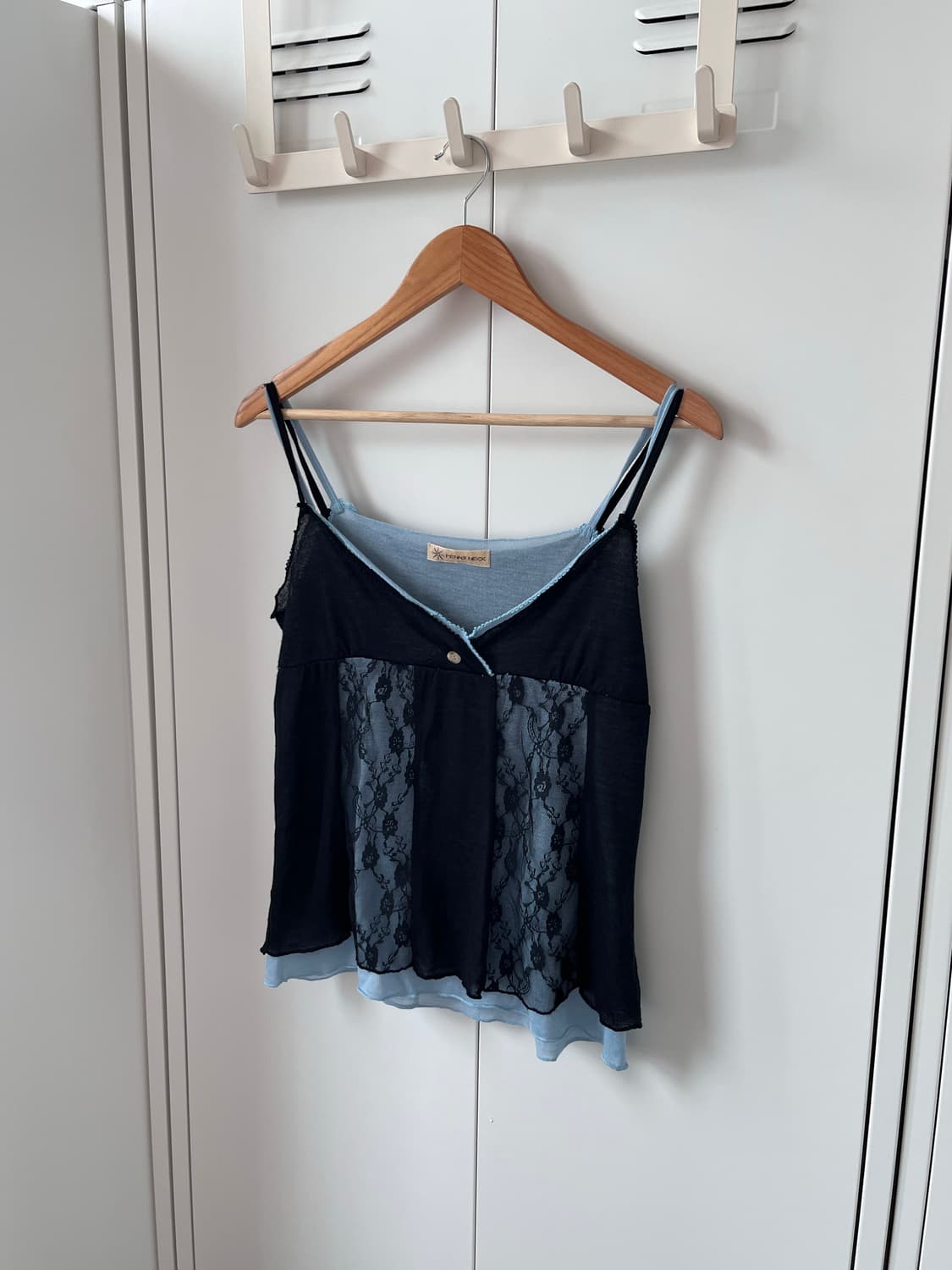 Penns neck 레이스 레이어드 슬리브리스 상품이미지1