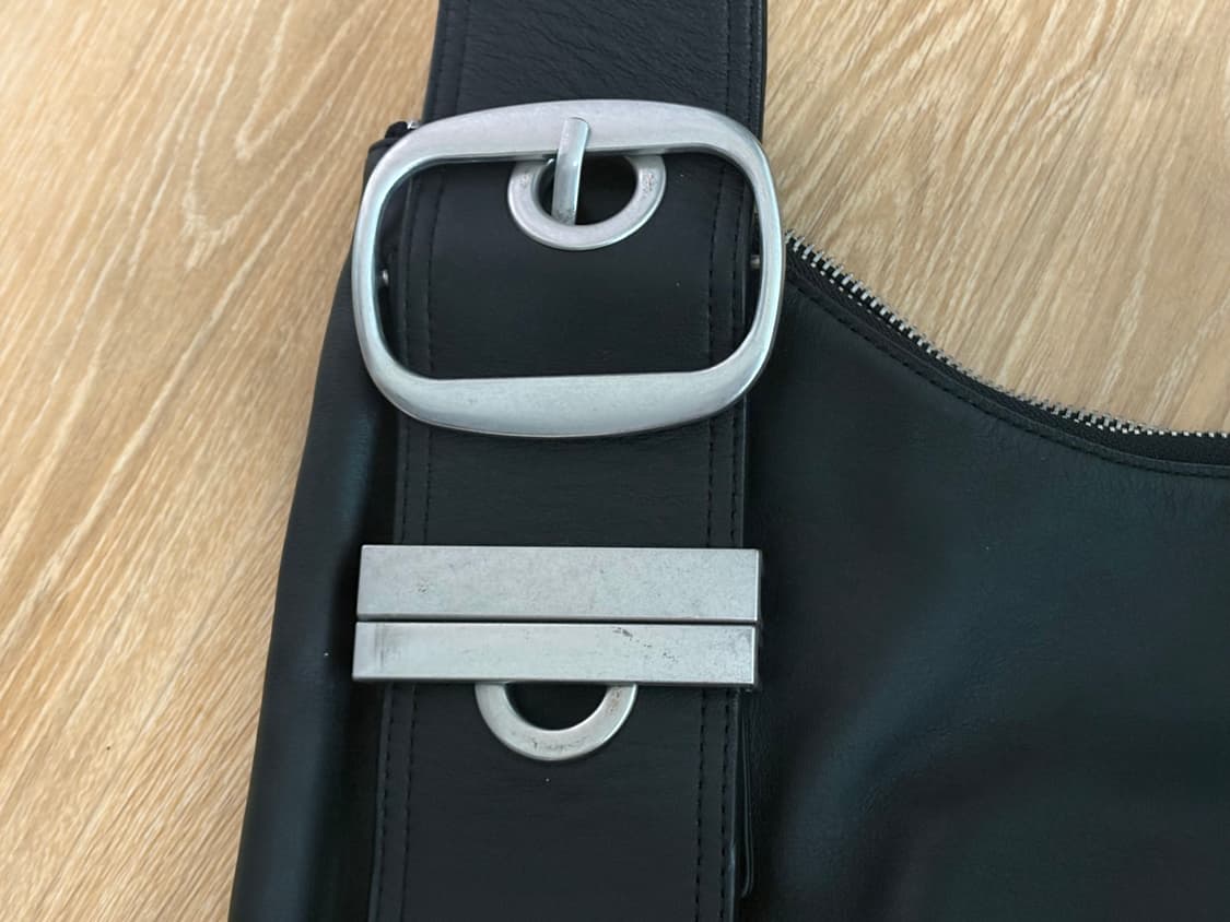 베이컨트아카이브 벨라 와이드 스트랩 호보백 블랙 풀박스 상품이미지4