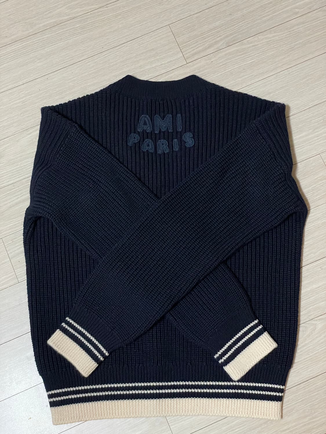 아미 빅 하트 로고 울 브이넥 니트 M 상품이미지3