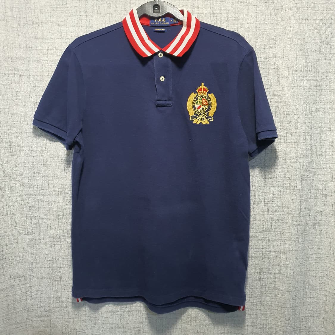 폴로 랄프로렌 커스텀슬림핏 네이비 엠블럼 반팔 카라티  상품이미지1
