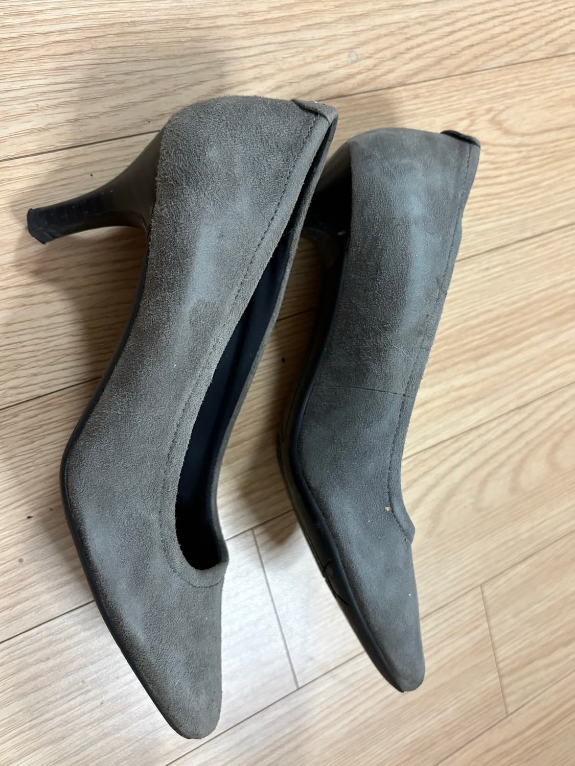 락포트 그레이 스웨이드 펌프스(굽6cm) 상품이미지2