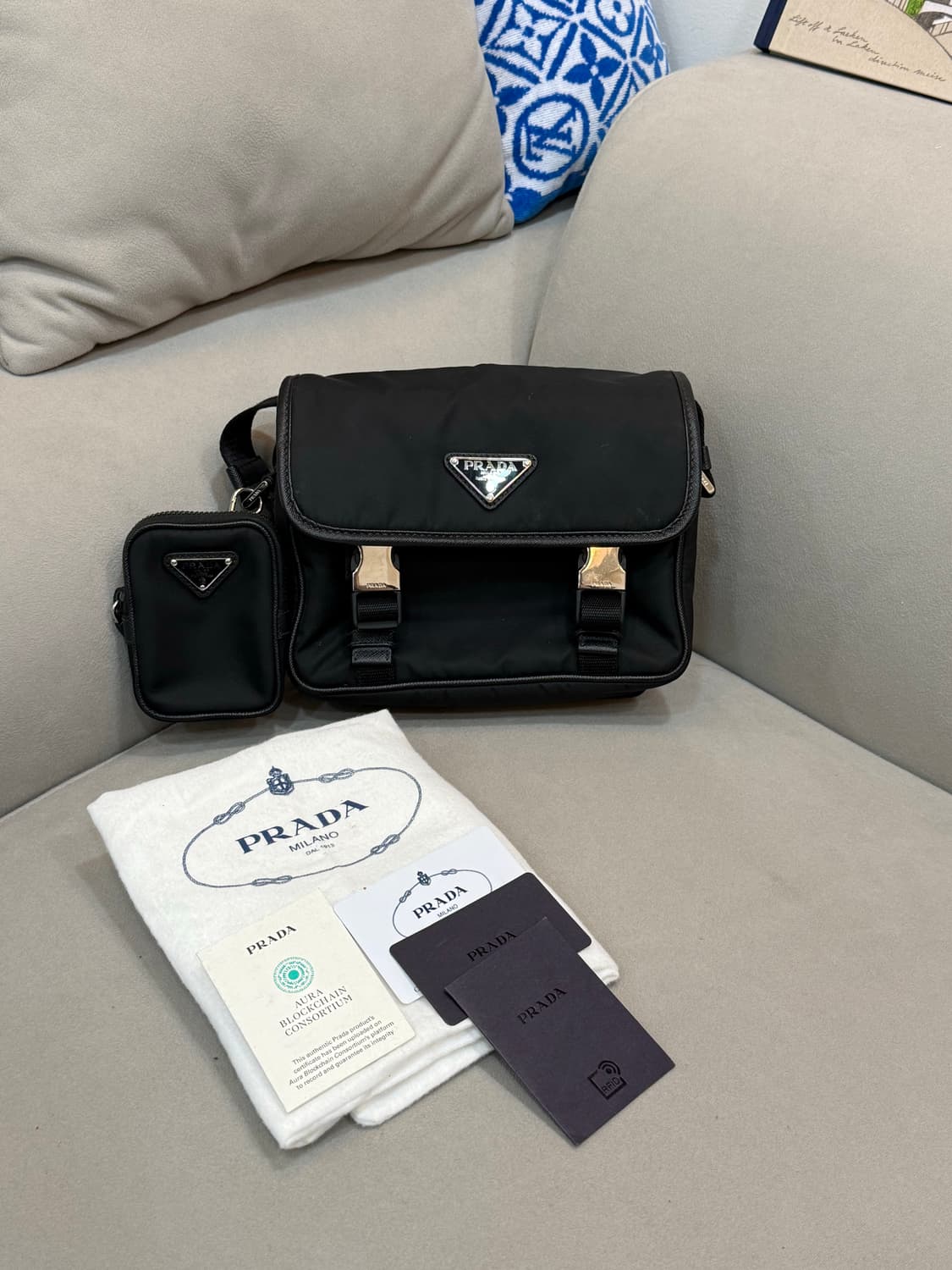 프라다 리나일론 사피아노 레더 숄더백  상품이미지1