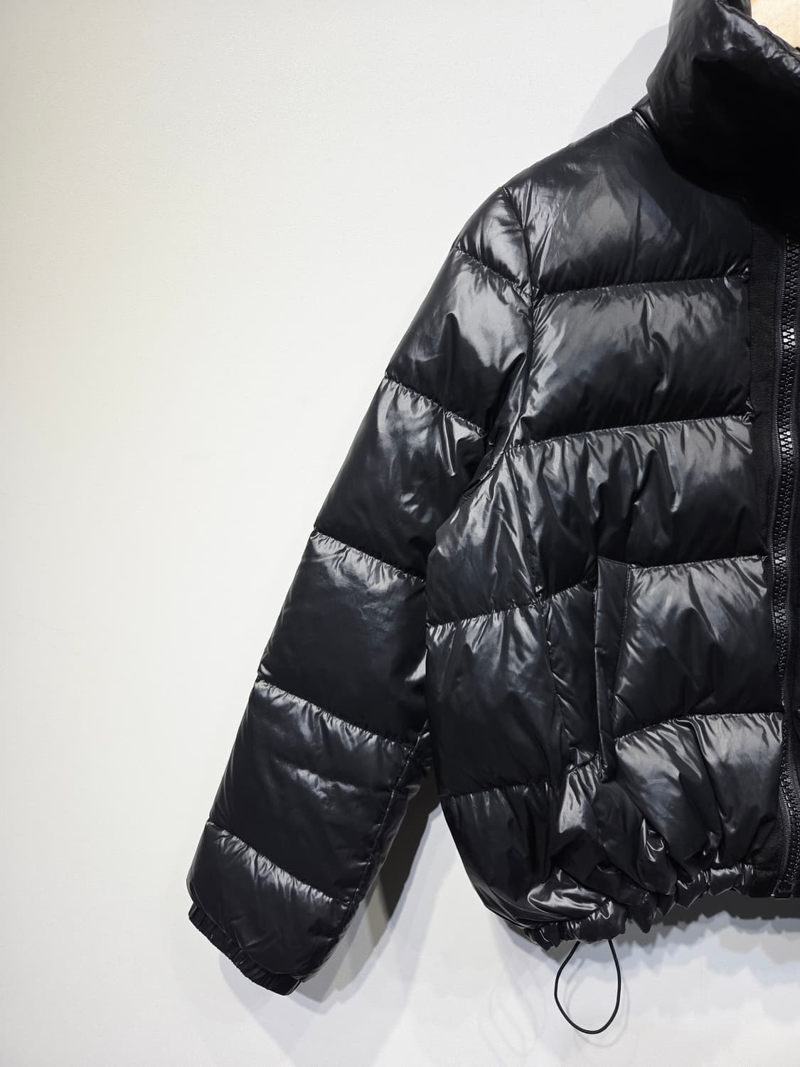 칼라거펠트 파리스 글로시 구스다운 숏패딩 상품이미지4