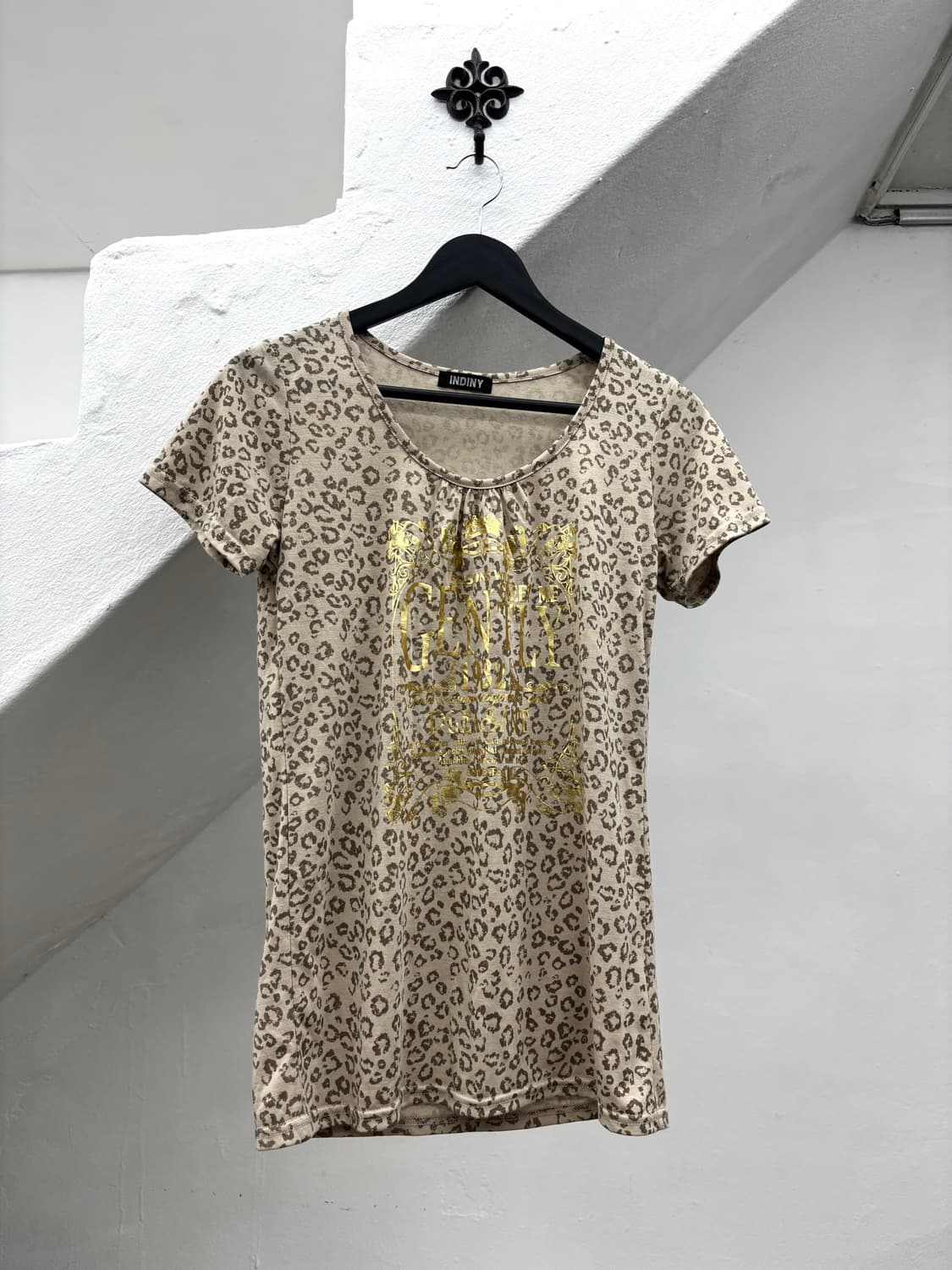 Leopard gal slim fit top  상품이미지2