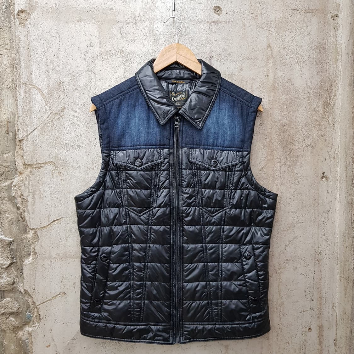 잭앤존스 Y2K 경량 패딩 베스트 175/96A사이즈 상품이미지1