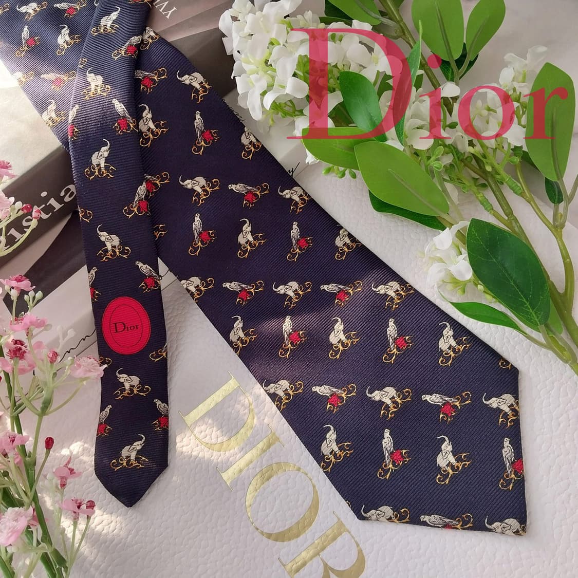 디올 실크 네이비 코끼리 패턴 넥타이 9.8cm A+등급 K1629
 상품이미지1