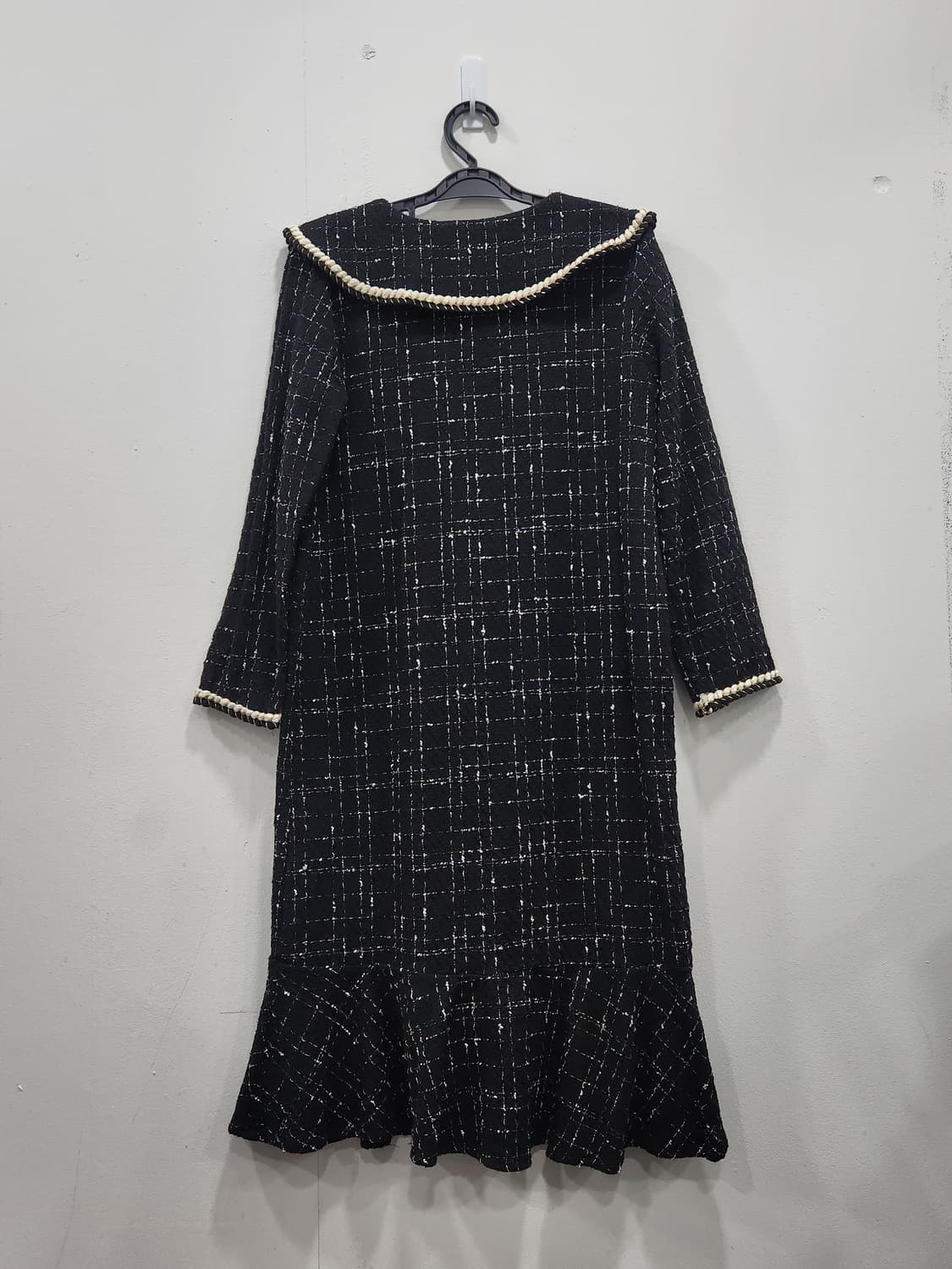 INVEST 트위드 진주 카라 플레어 원피스 F 블랙 상품이미지2