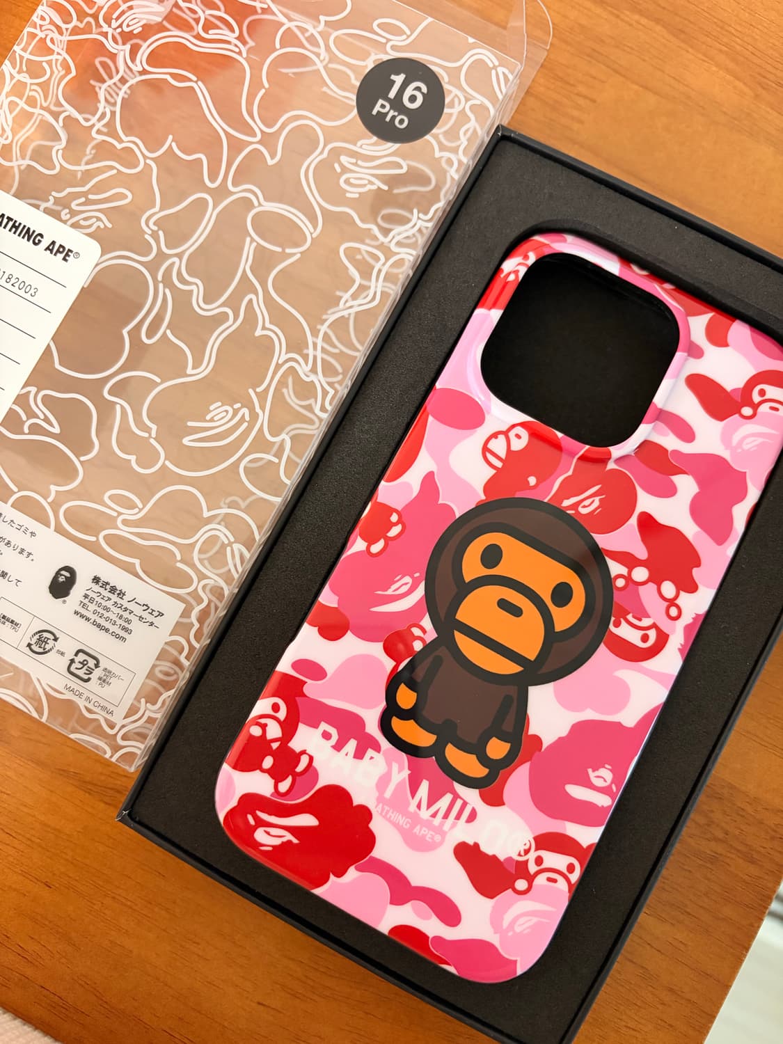 베이프 아이폰16프로 케이스 상품이미지1