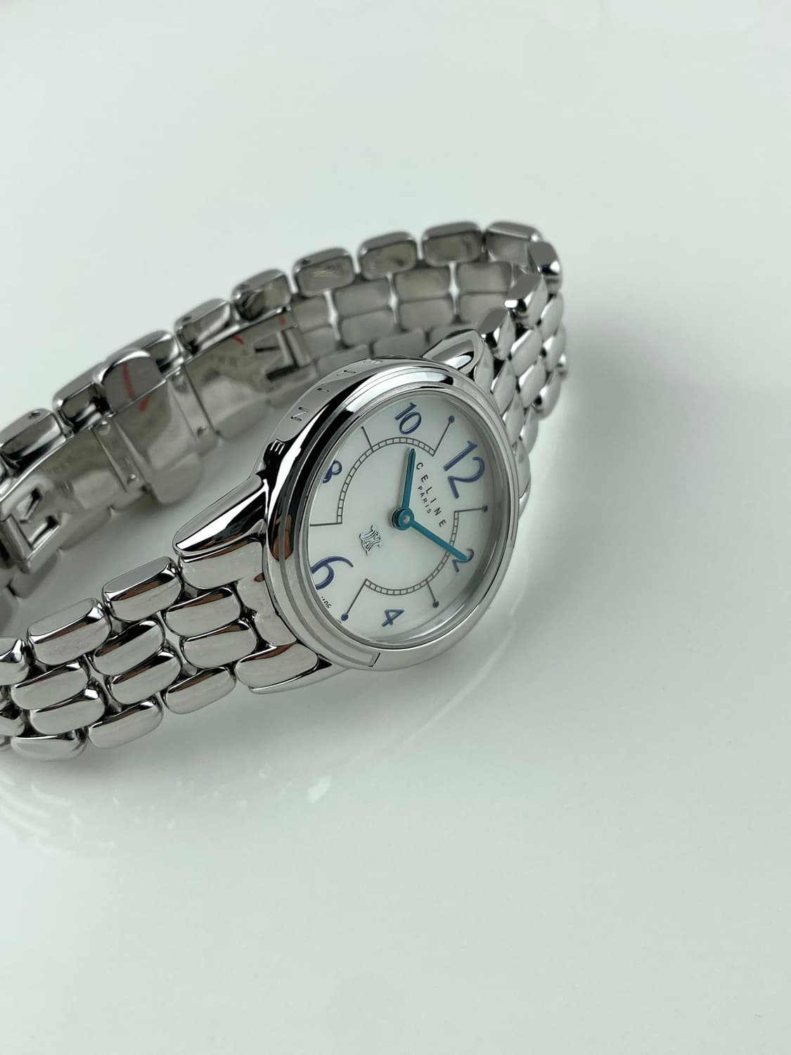CELINE round shell steel watch 상품이미지3