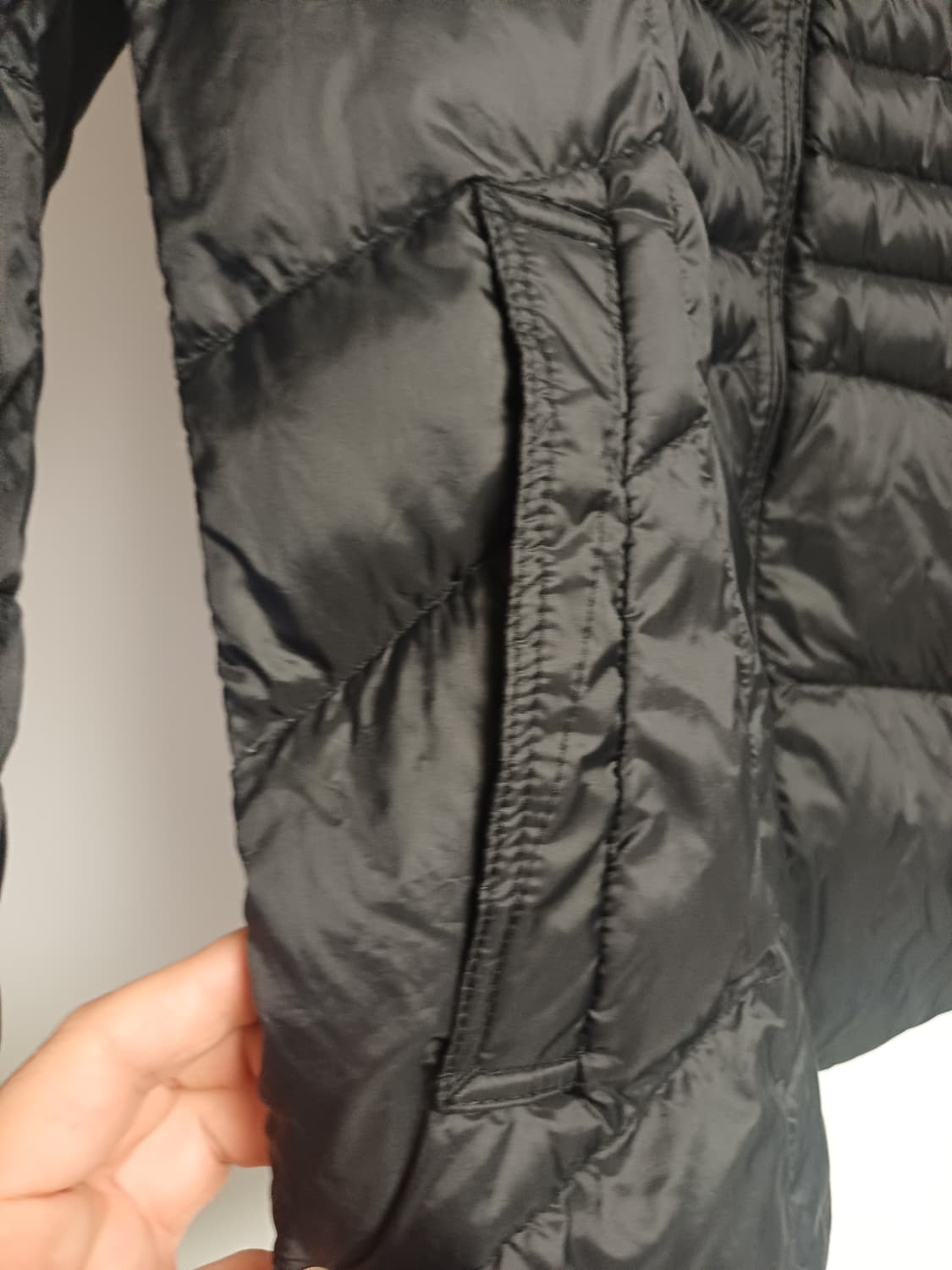 [정품/구스다운] 그렉노먼 여성 프리미엄 거위털 패딩 (사이즈 105) 상품이미지4