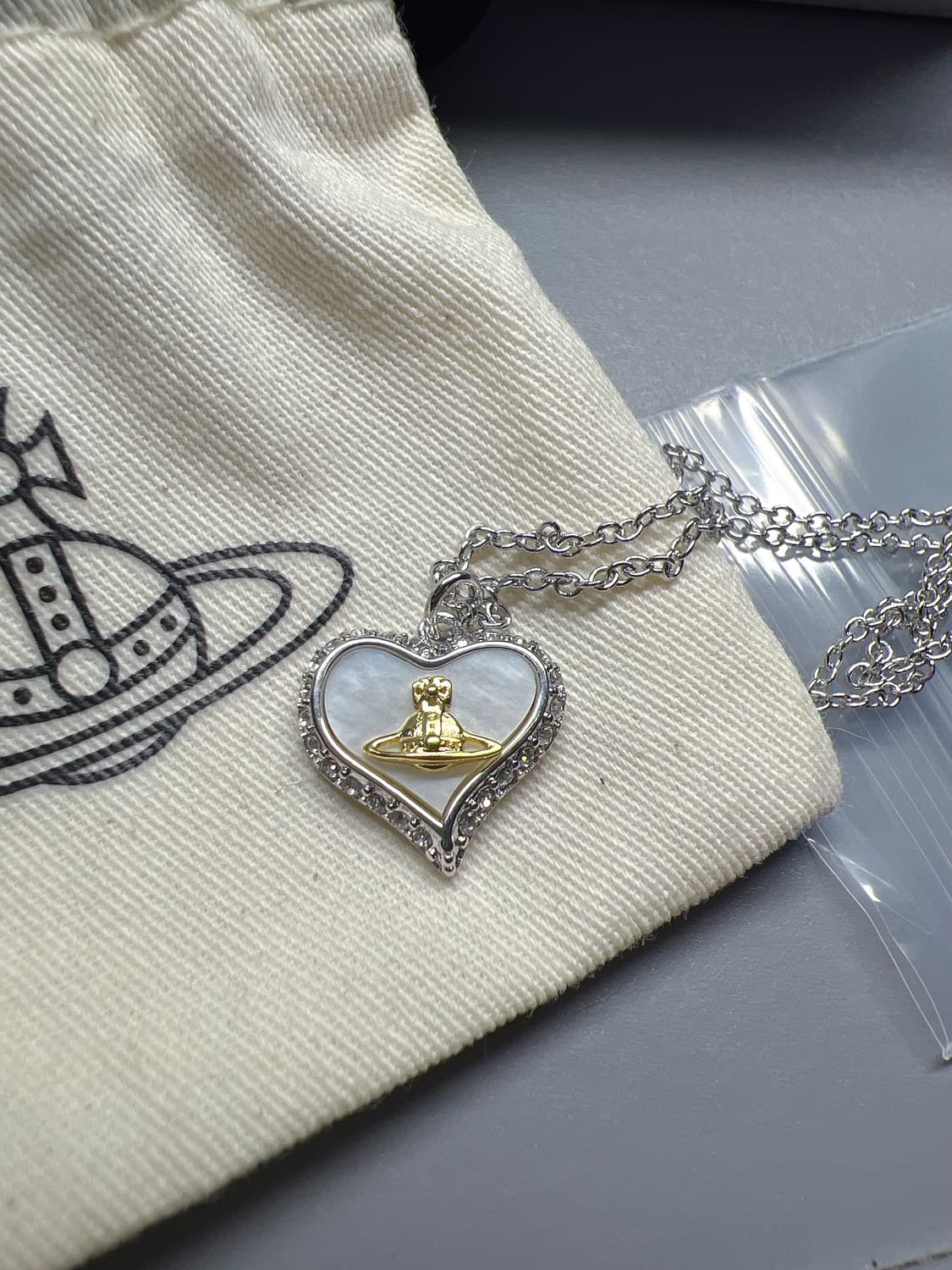 비비안웨스트우드 하트 페트라 목걸이 상품이미지1