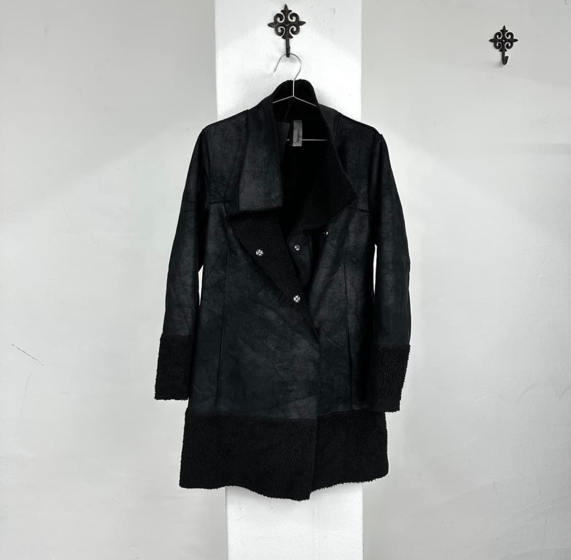 waxed drape long mouton jacket 상품이미지3