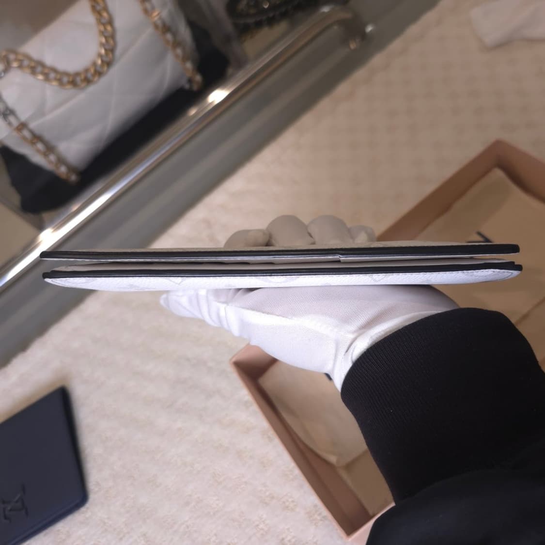 [중고/정품] 루이비통 브라짜 월릿 타이가라마 옵틱 화이트 상품이미지6