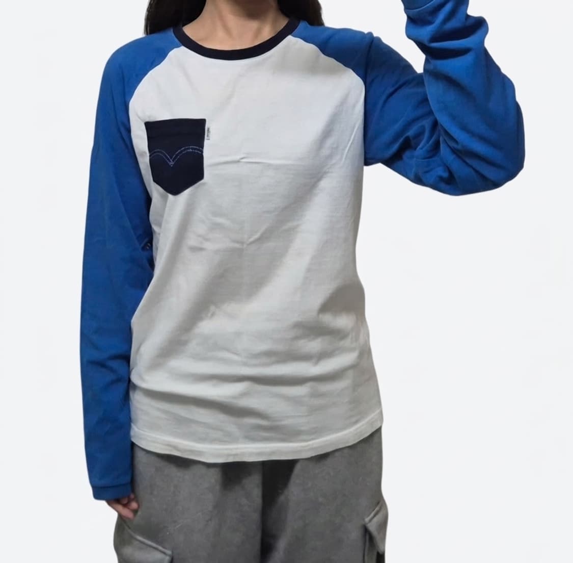 리바이스 포켓 나그랑 긴팔 티셔츠 상품이미지1