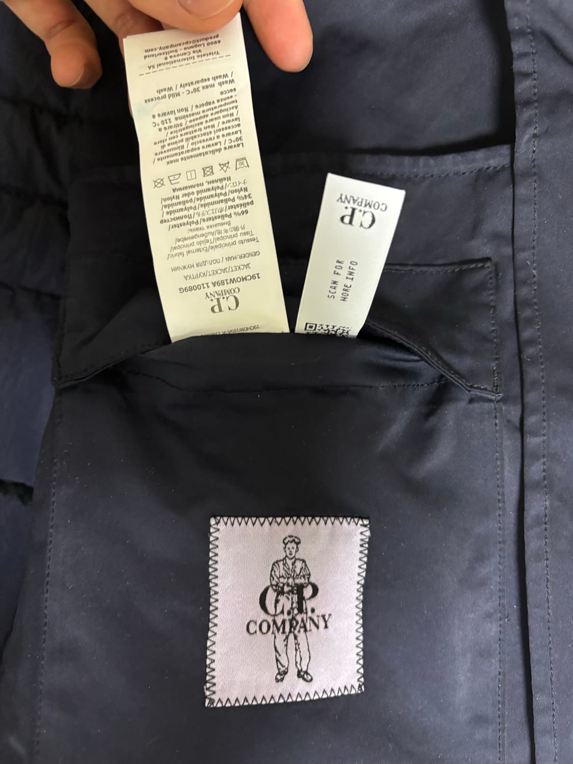 CP컴퍼니 마이크로 케이 후드 렌즈 자켓 토탈 이클립스 블루 xl 상품이미지5