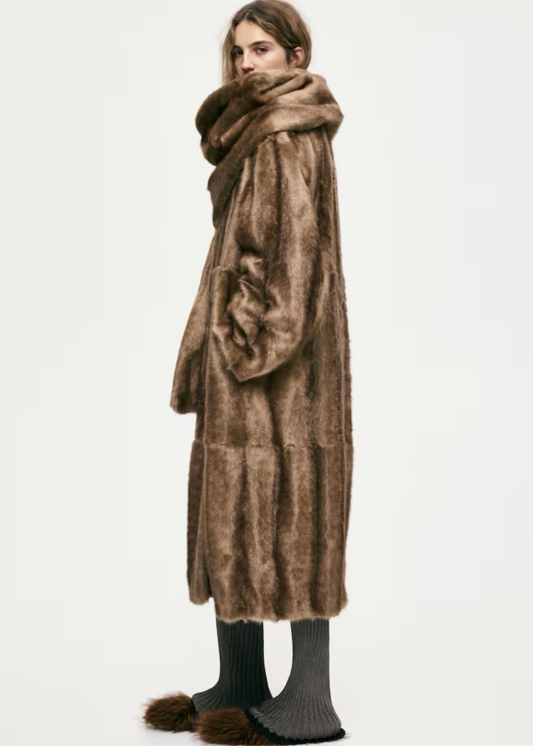 H&M 머플러 디테일 퍼 코트 상품이미지3