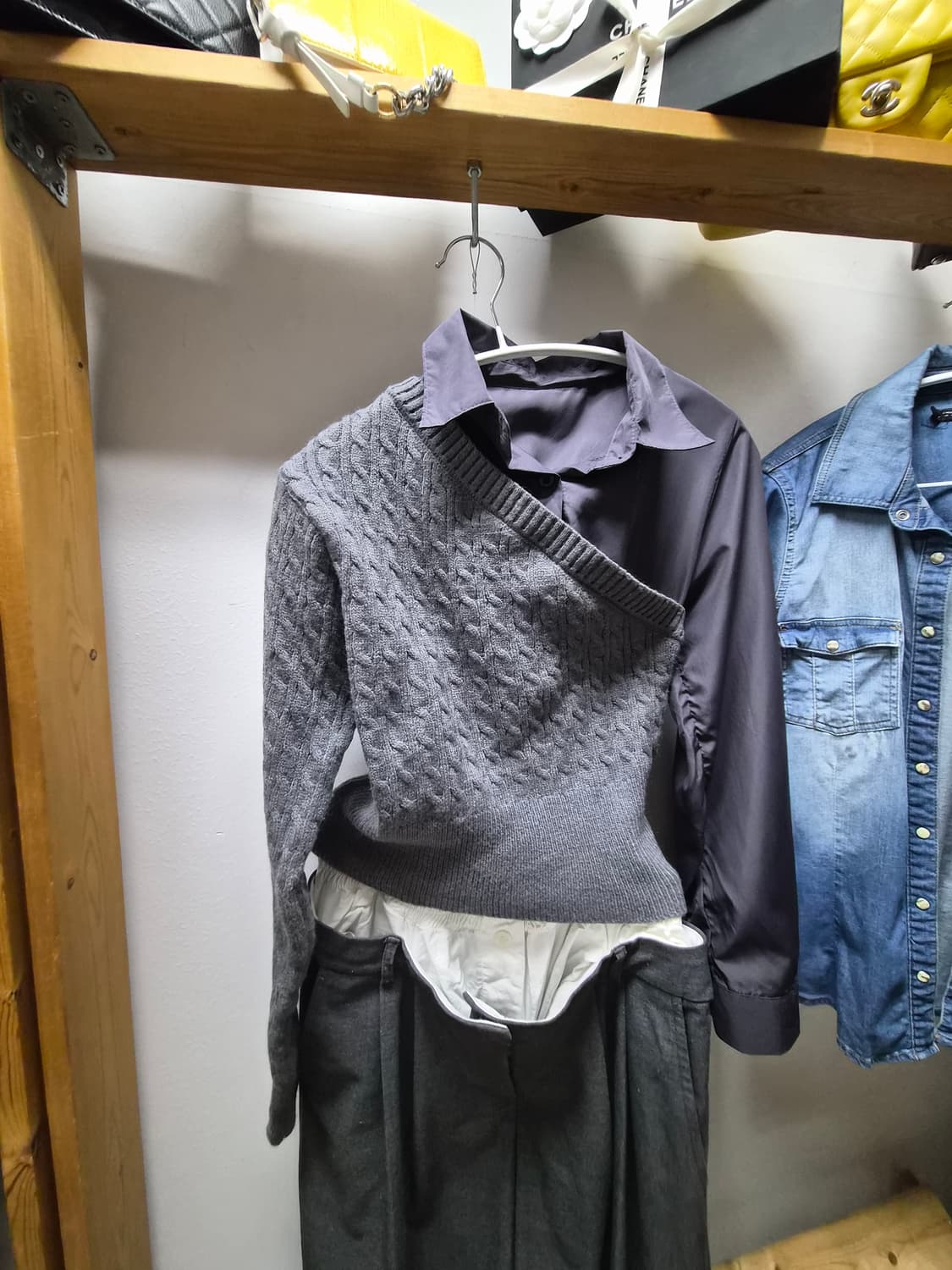 언발 니트레이어드 셔츠. 미드나잇무브 핀턱 와이드팬츠 상품이미지5