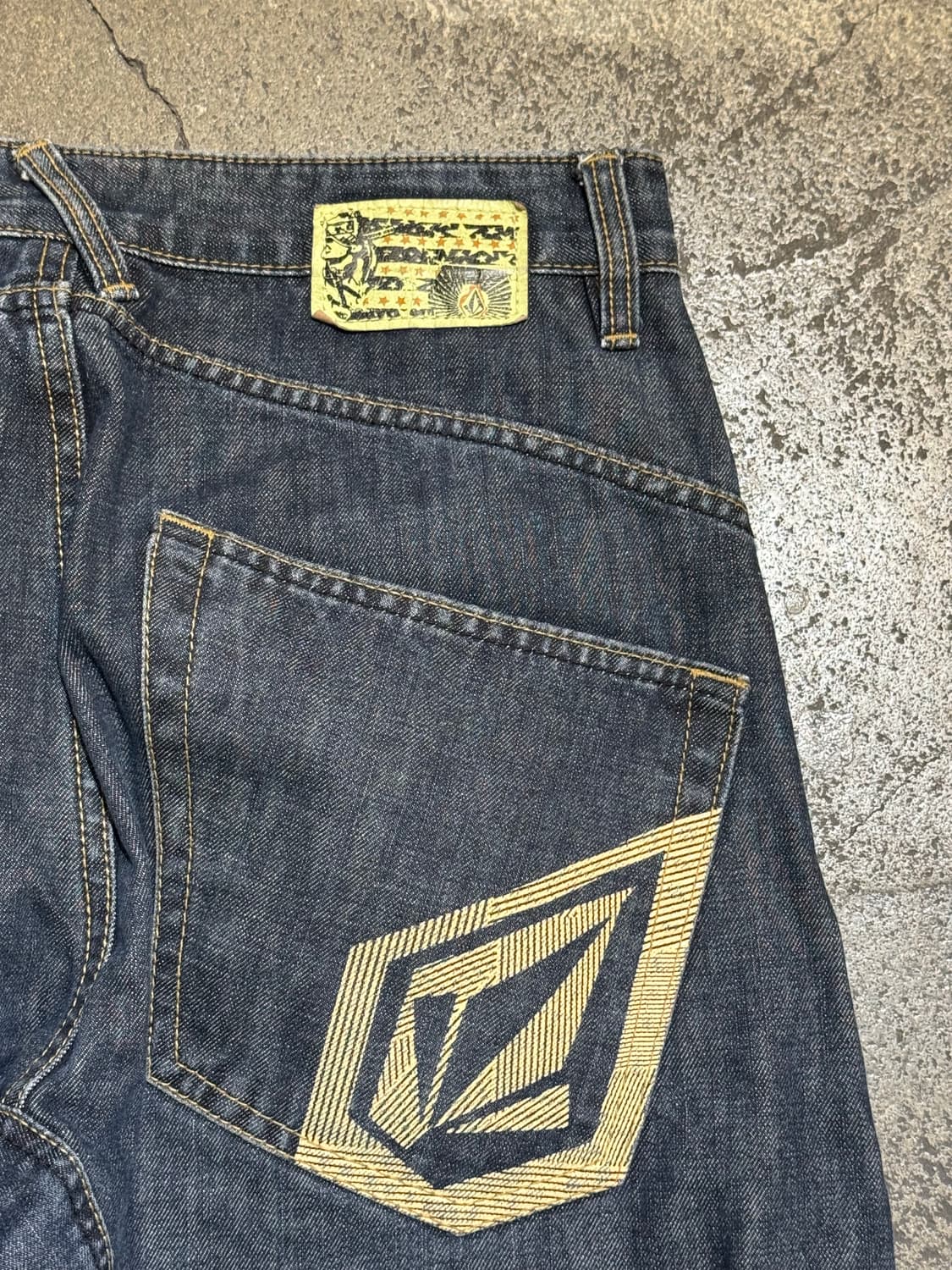 볼컴 엔지니어드 진 상품이미지1