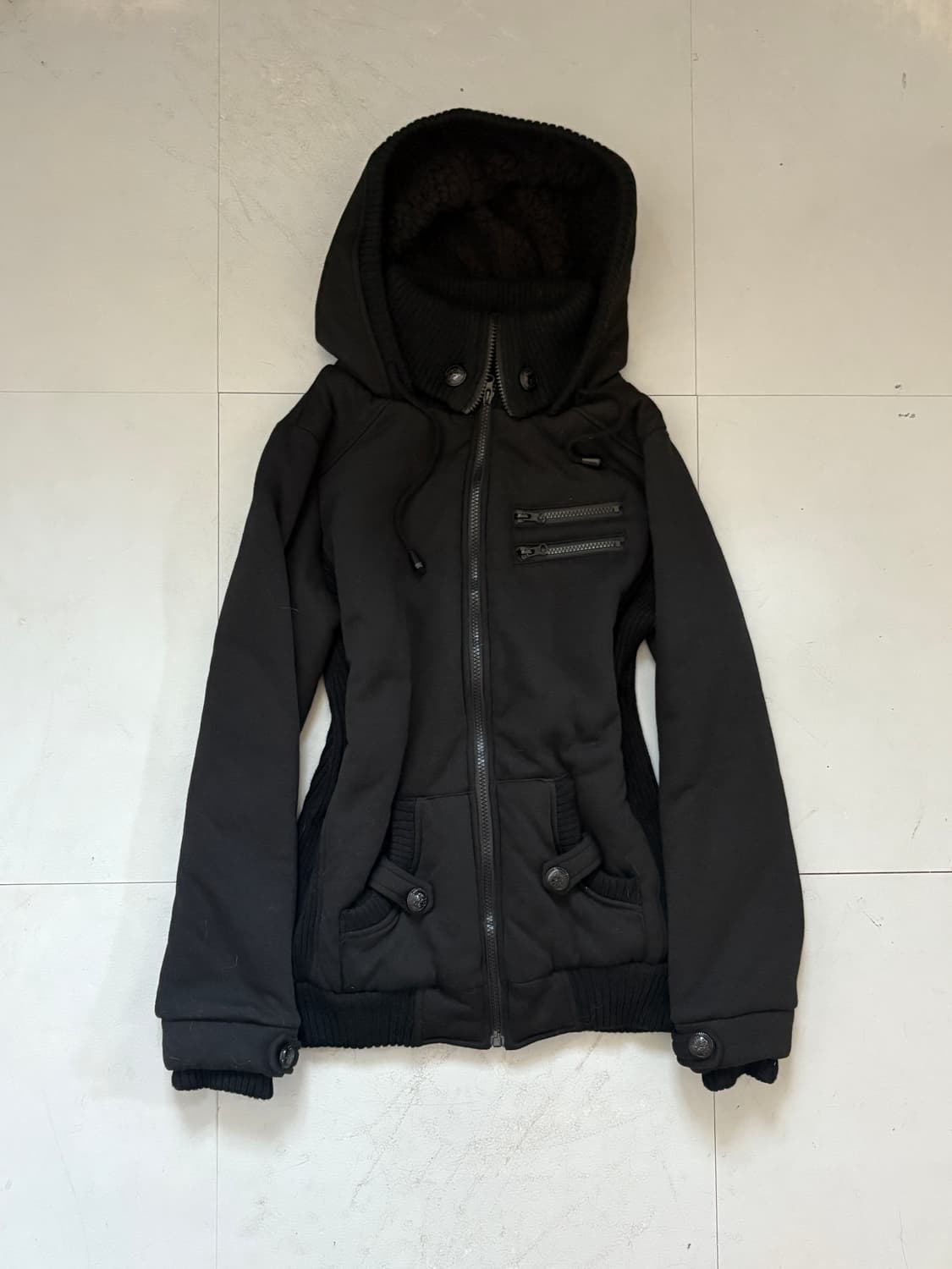 • Black High-Neck Hooded Zip-Up 상품이미지3