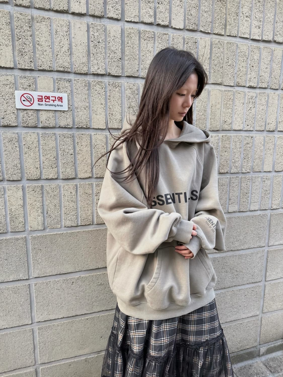 에센셜 오버핏 로고 후드티 상품이미지2