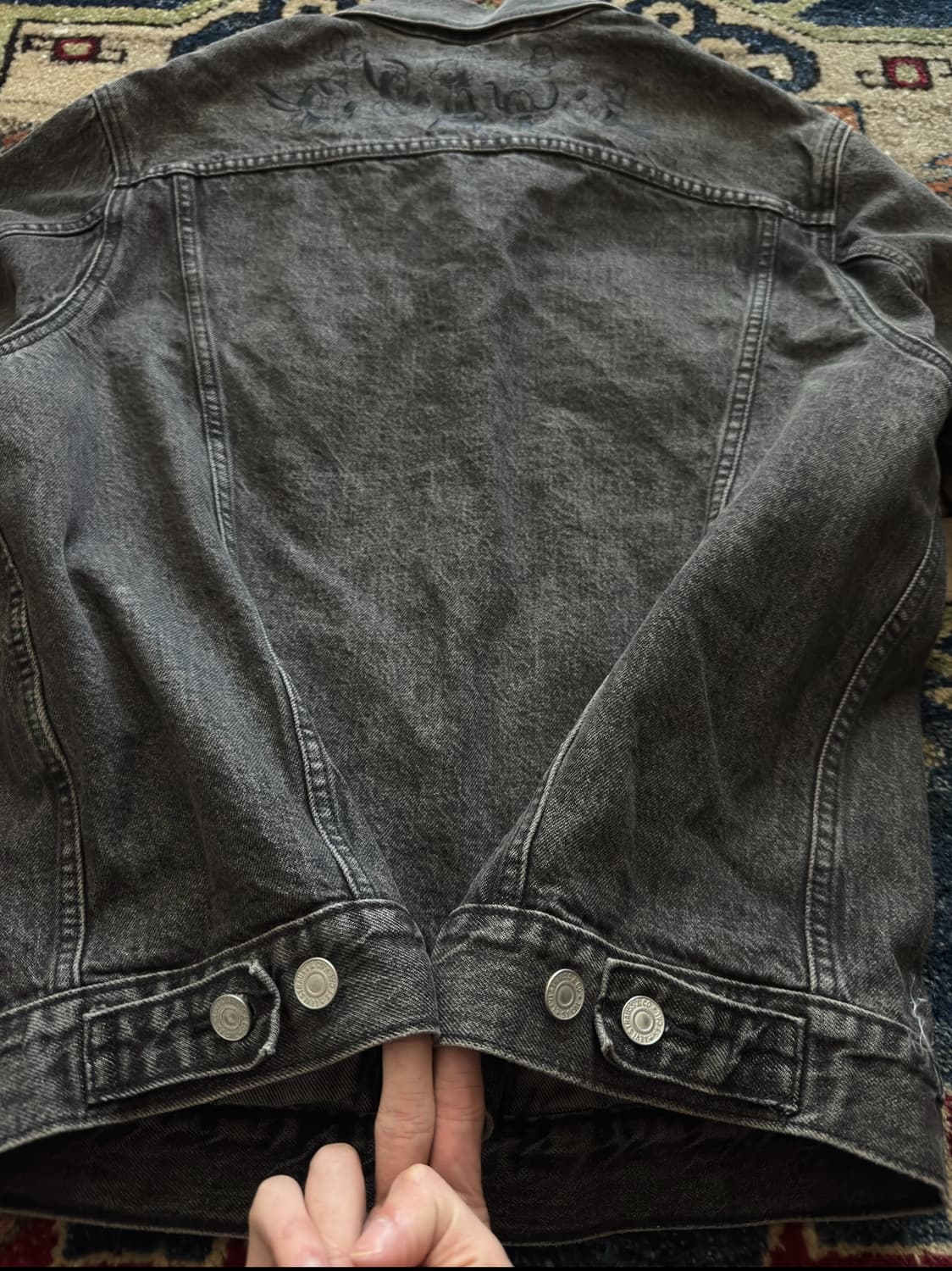 Levi's x Disney 컬렉션 흑청 데님 트러커 자켓 상품이미지9