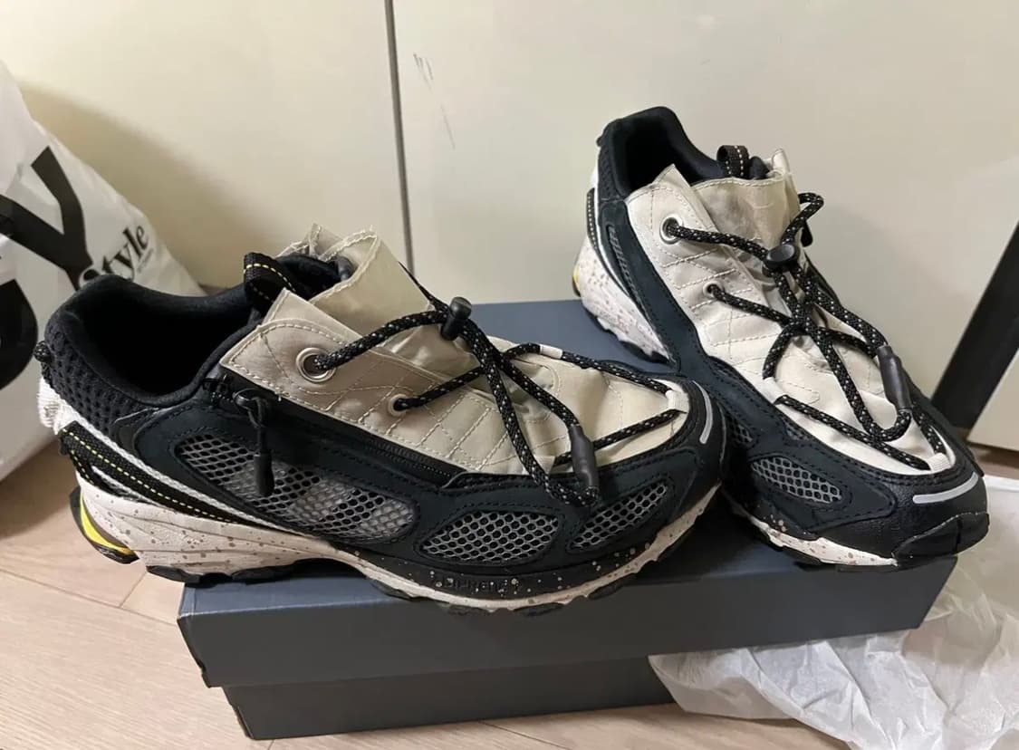 265 아디다스 쉐도우터프 코어 블랙실버 메탈릭 상품이미지1