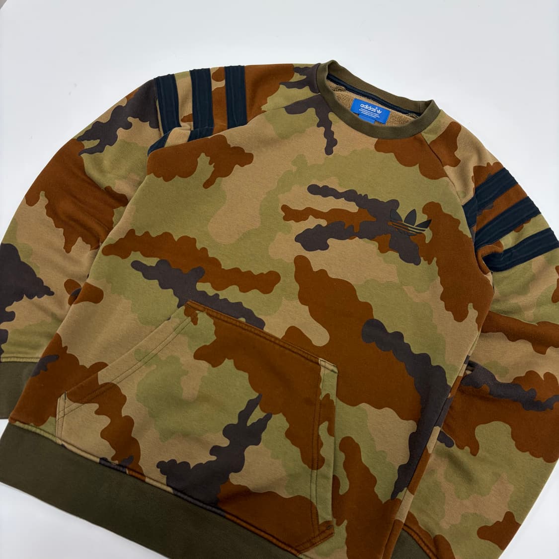 아디다스 카모 맨투맨  상품이미지3