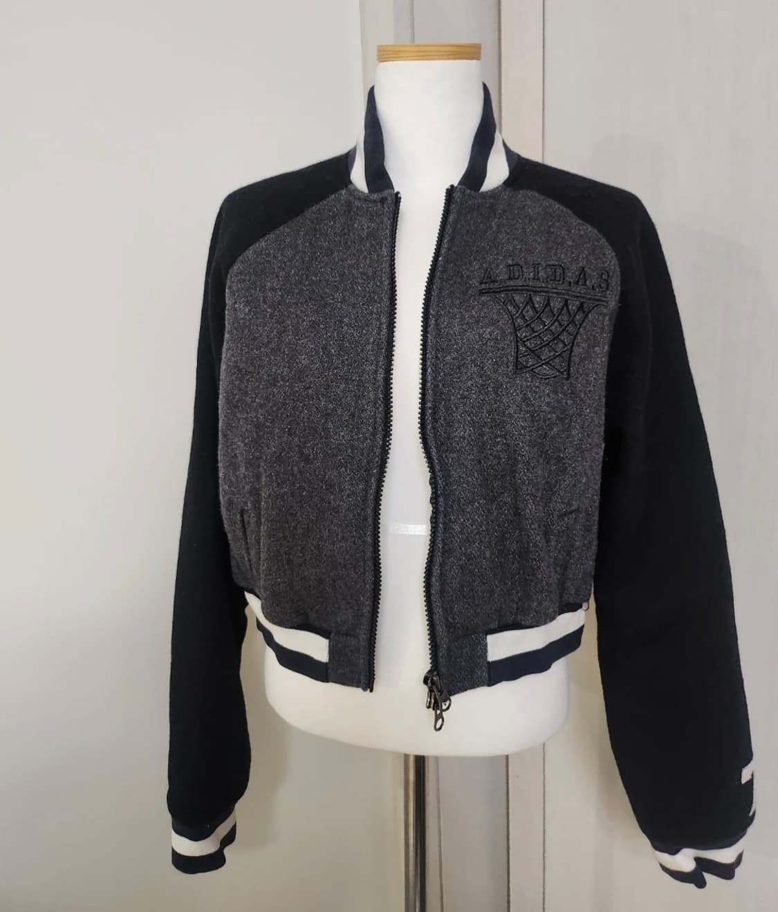 아디다스 농구 로고 모직 바시티자켓 상품이미지1