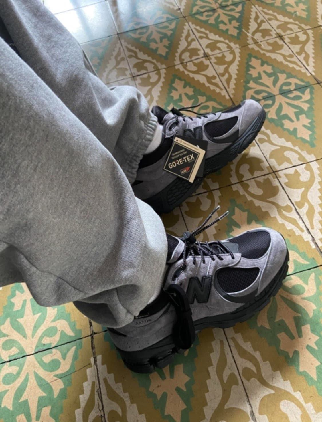 뉴발란스 x JJJJound 2002R 고어텍스 챠콜 290 상품이미지8