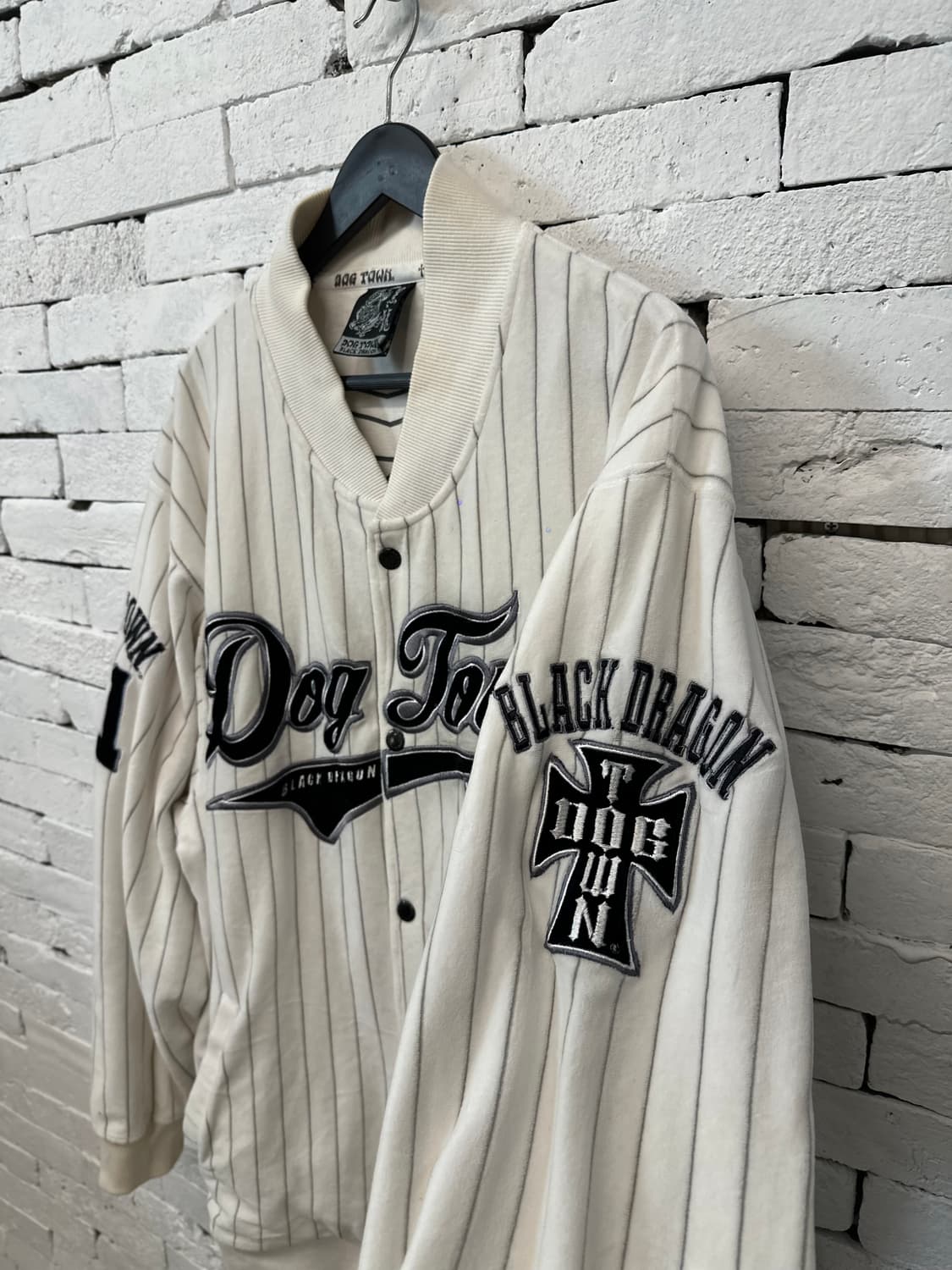 Dog Town White Velvet Varsity 상품이미지3