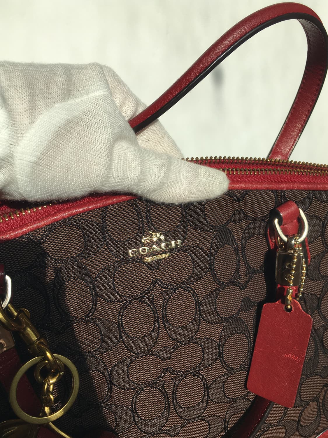 코치 켈시 아웃라인 시그니처 사첼백 레드 상품이미지9