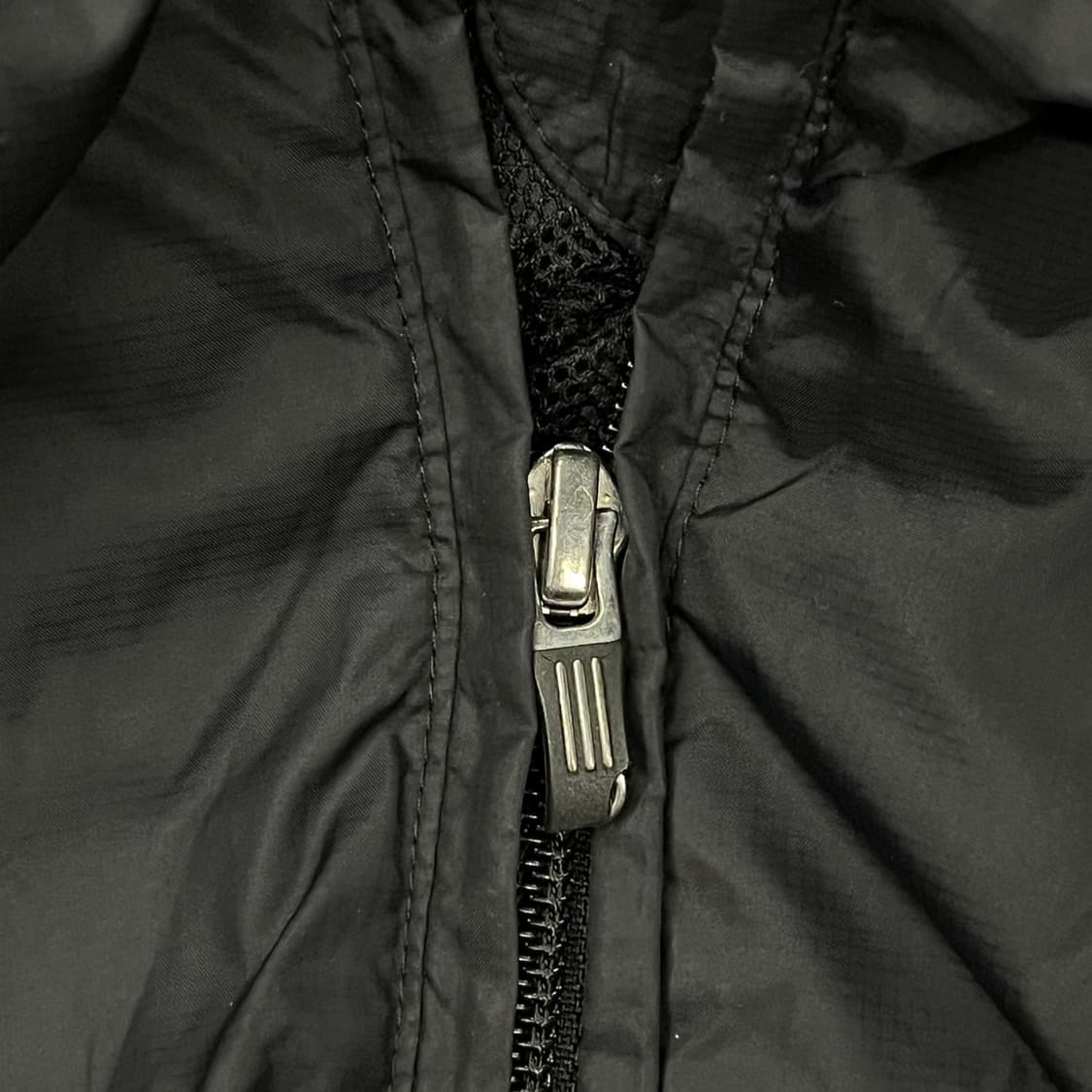 [정품/110] 아디다스 블랙 레드 바람막이 자켓 b16 상품이미지7