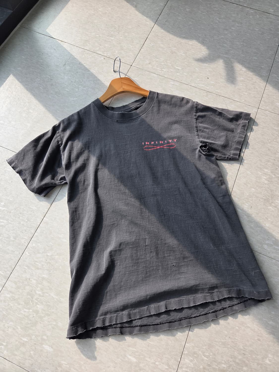 90s Infinity nebula 밴드티 상품이미지1