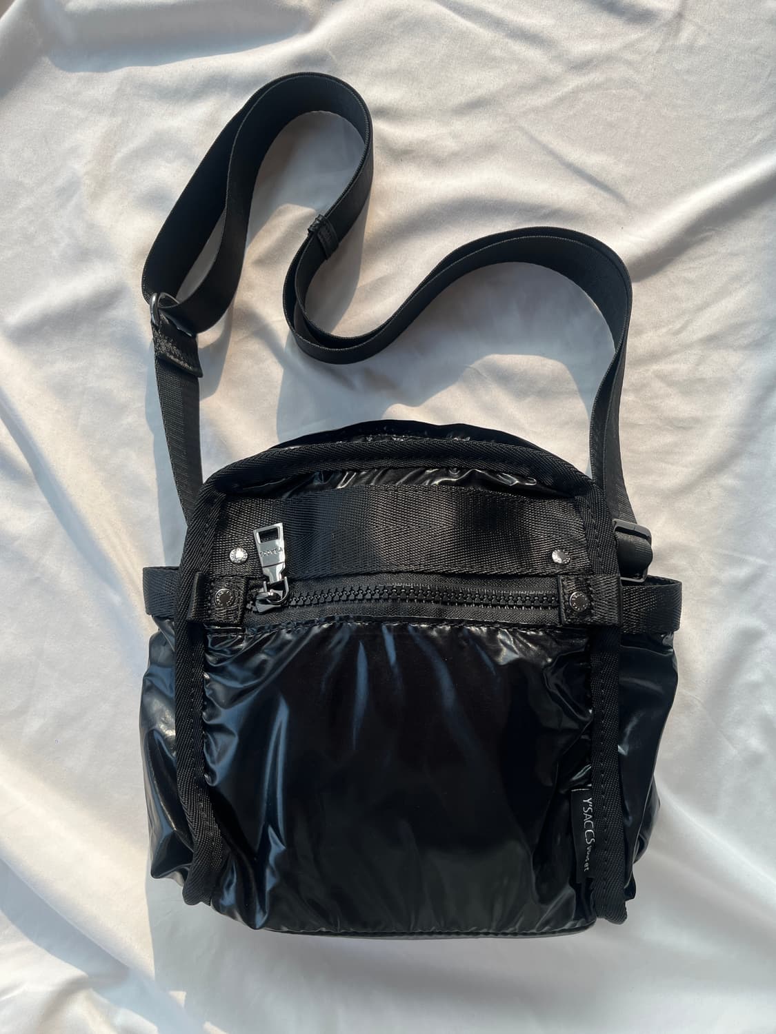 Y’SACCS 요지 야마모토 글로시 나일론 미니 크로스 백 상품이미지2