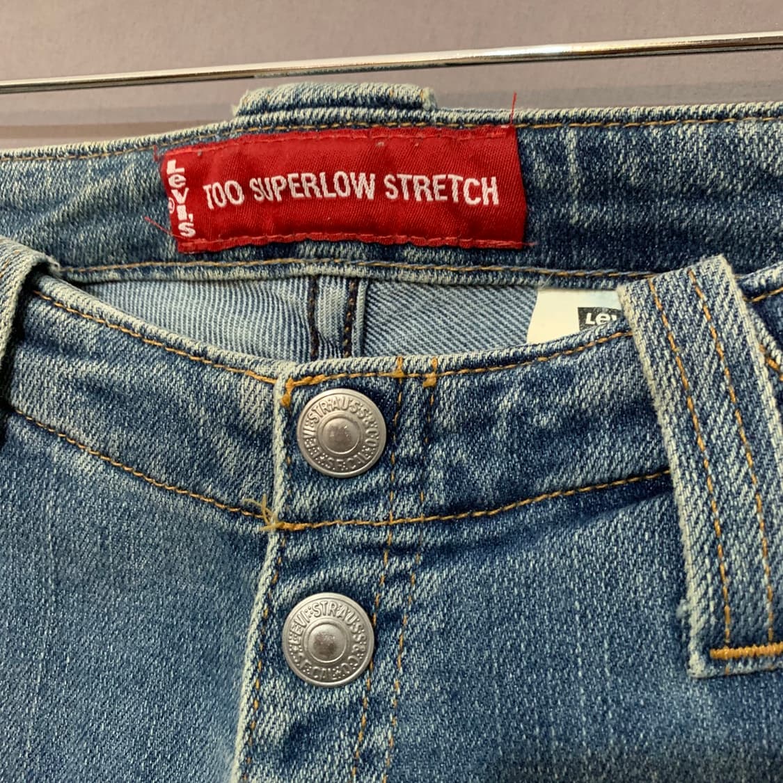 28인치 리바이스 520 로우라이즈 부츠컷 빈티지 스판 데님 청바지 상품이미지4