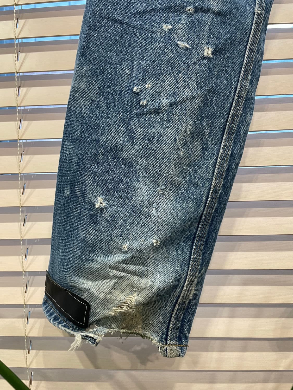 Gm Atelier-battleworn ripped denim 상품이미지4