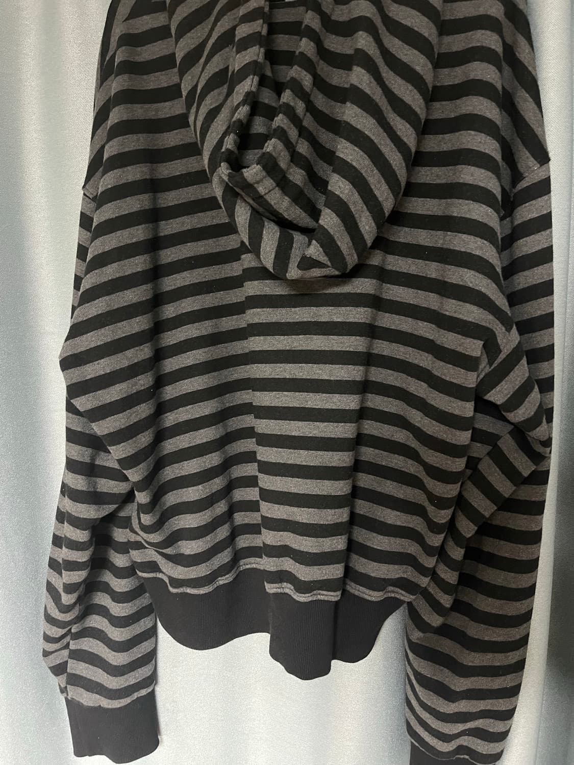 언타이틀 스테리나잇 스트라이프 후드집업 블랙 상품이미지4