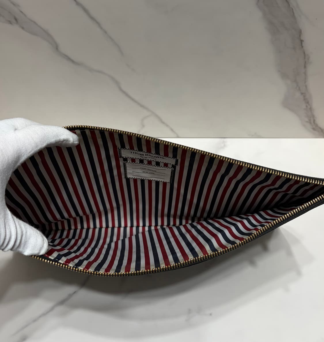 [정품] 톰브라운 도큐먼트 클라치 L사이즈 번개케어 상품이미지4