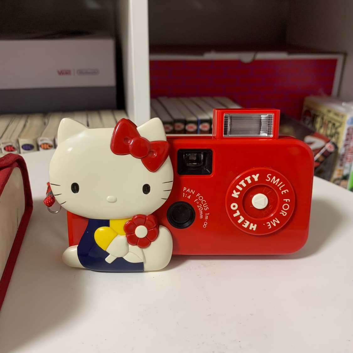 🎀76‘s 헬로키티 필름카메라 (작동O) 상품이미지2