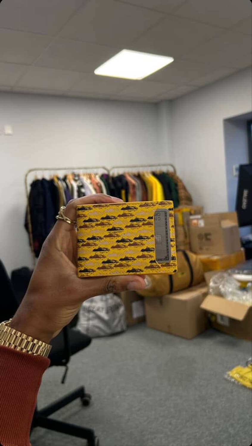 Corteiz Leather Card Holder 코르테이즈 지갑 상품이미지1