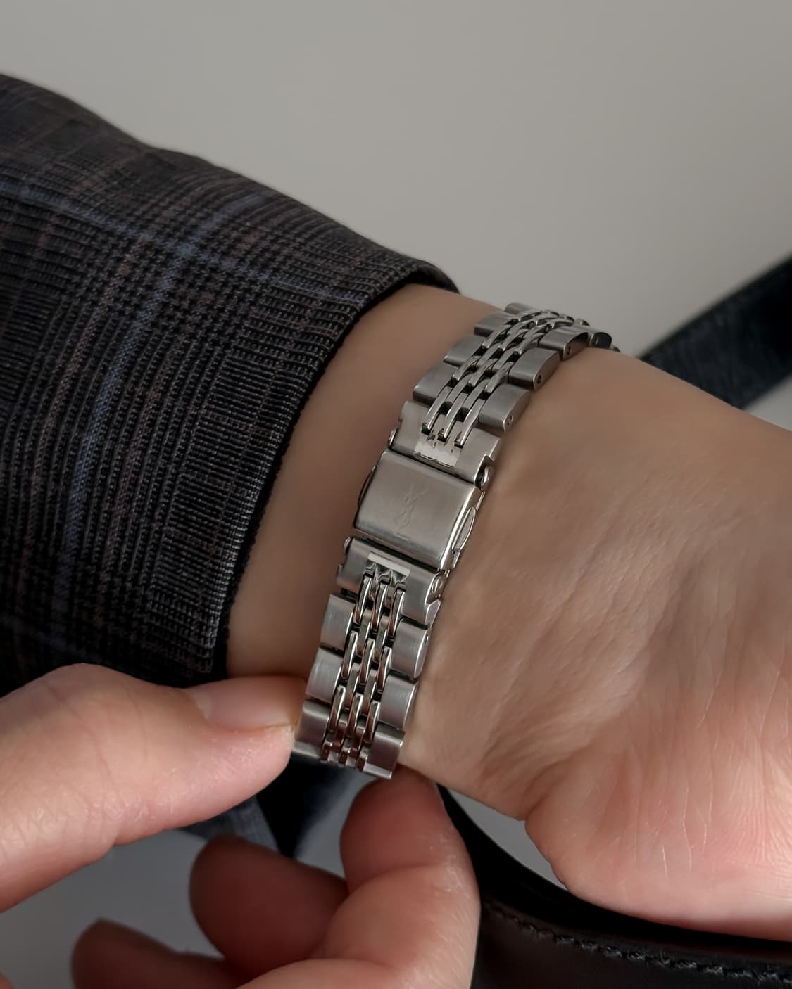 입생로랑 라운드 풀메탈 시계 상품이미지7