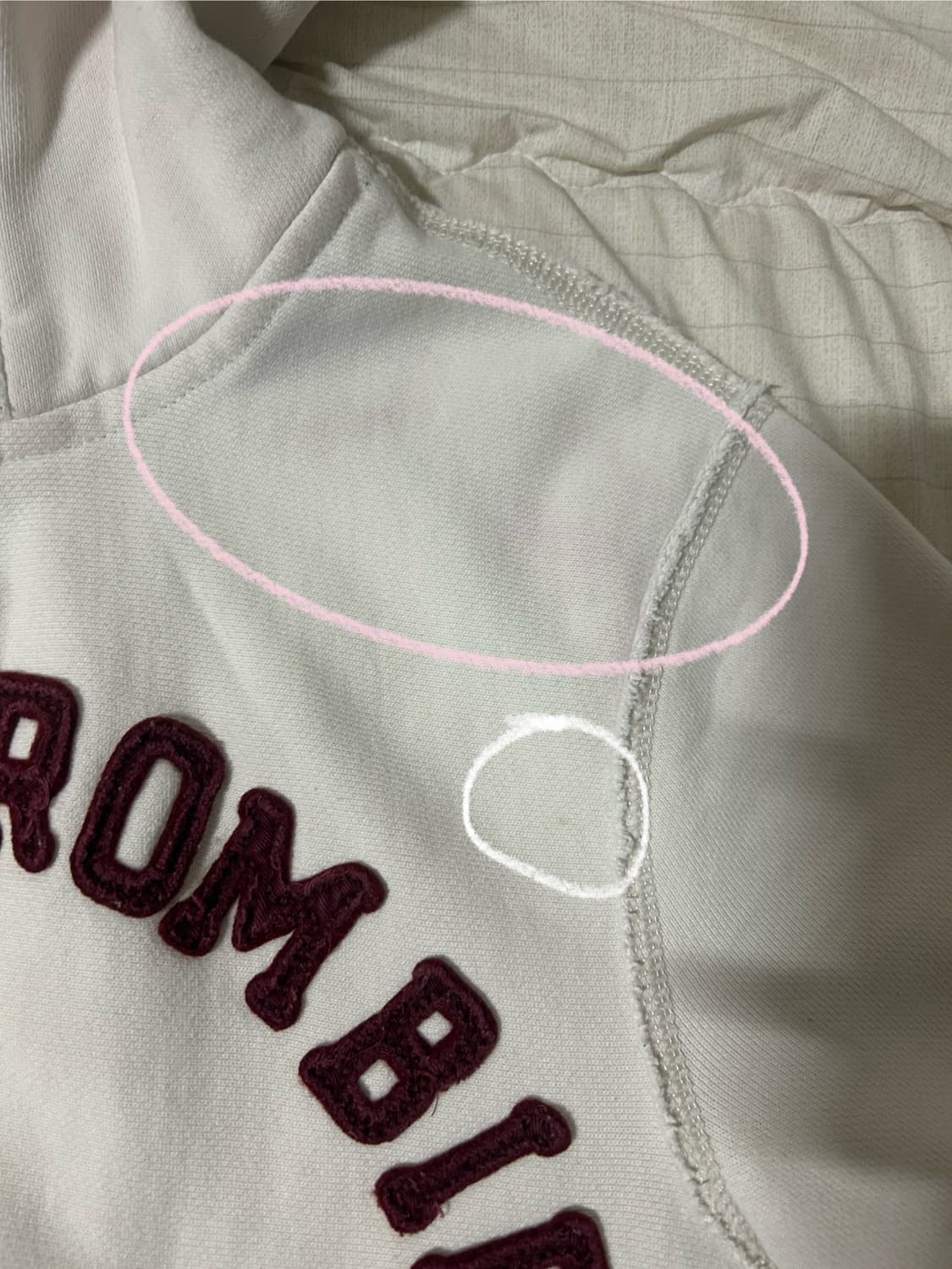 아베크롬비 데미지 디테일 버건디 아치 로고 후드집업 상품이미지9