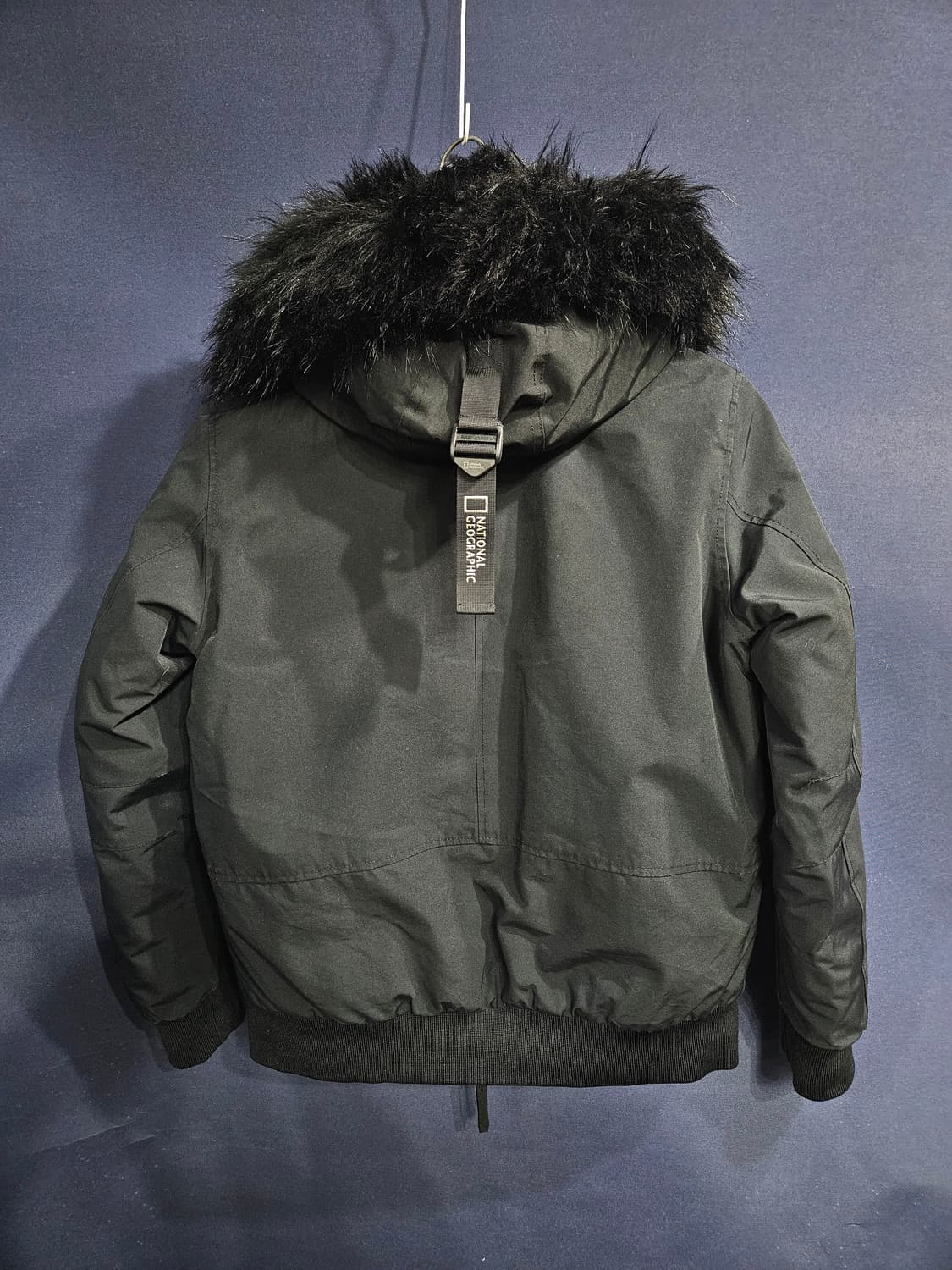 내셔널지오그래픽 블랙컬러 남성 95 다운 숏패딩  상품이미지2