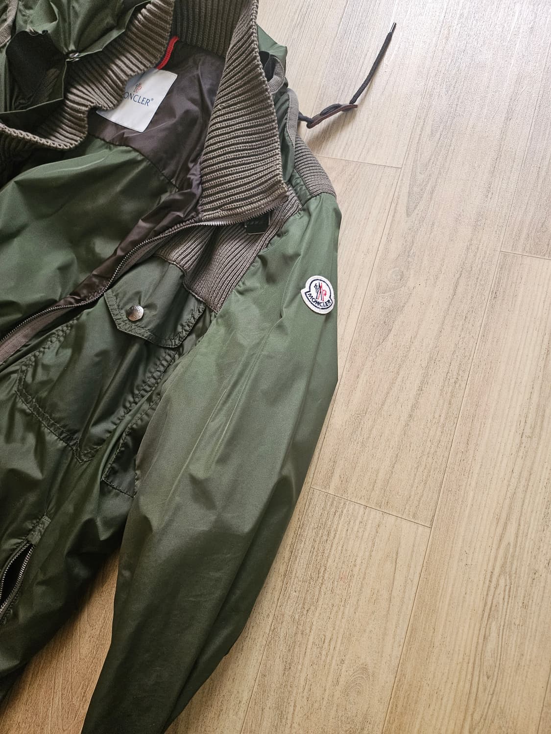 몽클레어바람막이판매합니다 상품이미지2