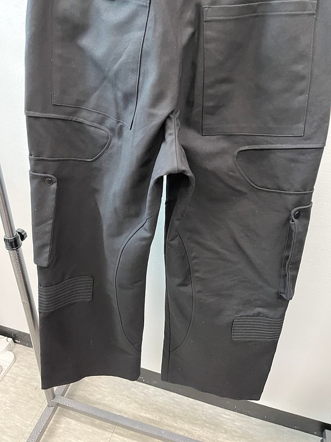 30) STU 블랙 카고팬츠  상품이미지7