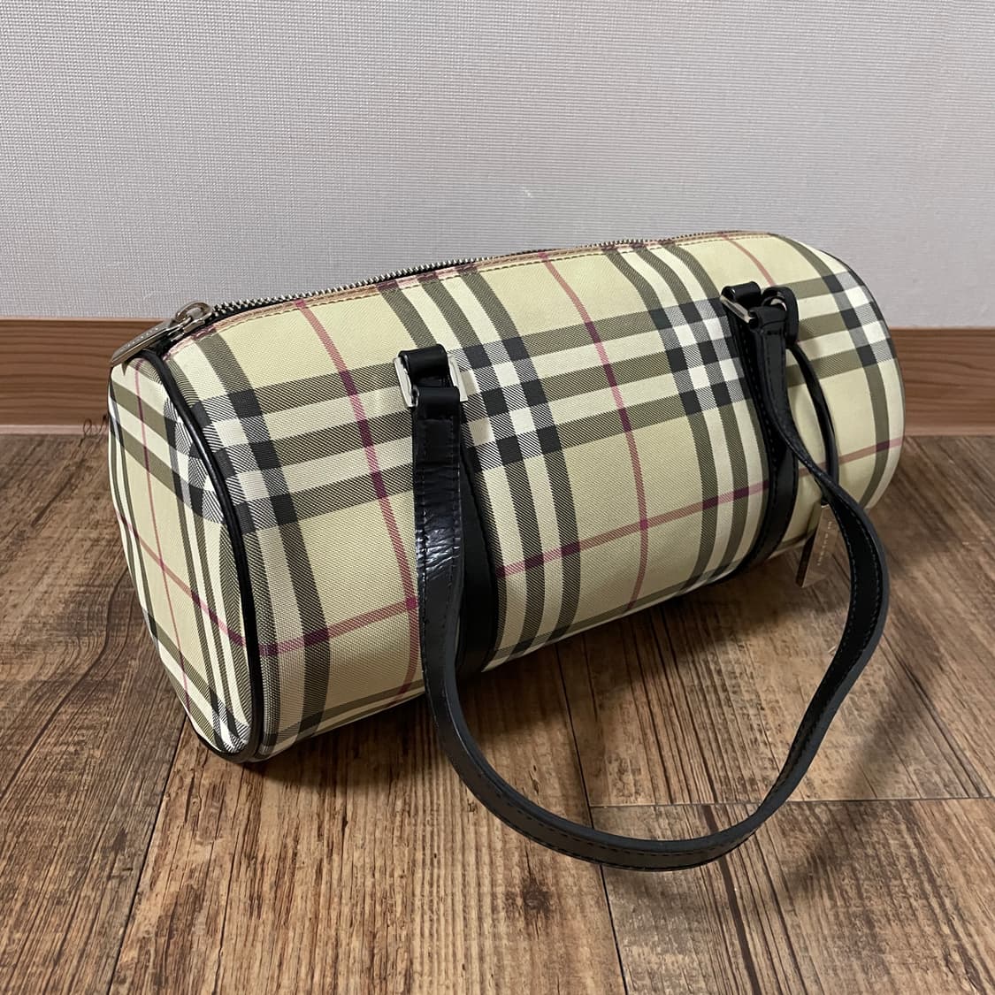 버버리 원통 노바체크 백 상품이미지2